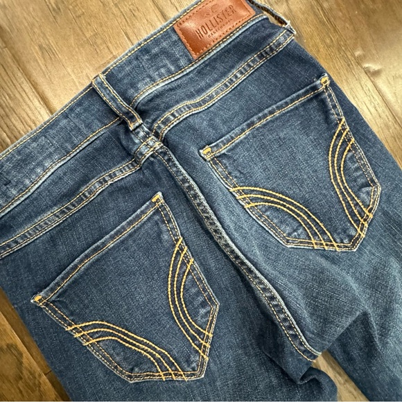 Hollister Mid-Rise Super Skinny Jeans - Picture 3 of 9